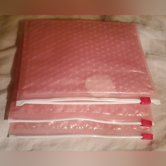 7 Glossier Pink Makeup Bags and 12 Glossier Stickers New Never Used - Picture 4 of 9